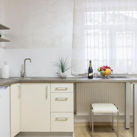 City Center Vip Studio Apartment Lviv Extérieur photo