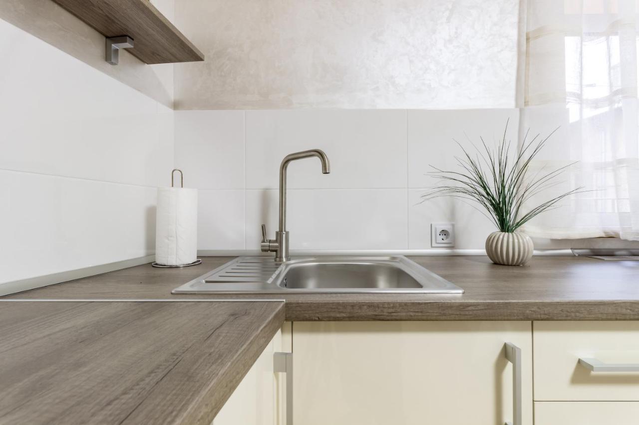 City Center Vip Studio Apartment Lviv Extérieur photo
